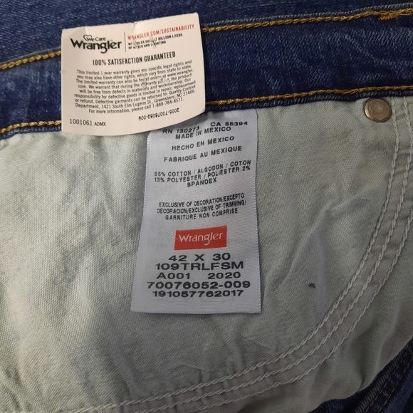 Wrangler Mens Jeans Size 42 Relaxed Fit Distressed Denim - Picture 10 of 11